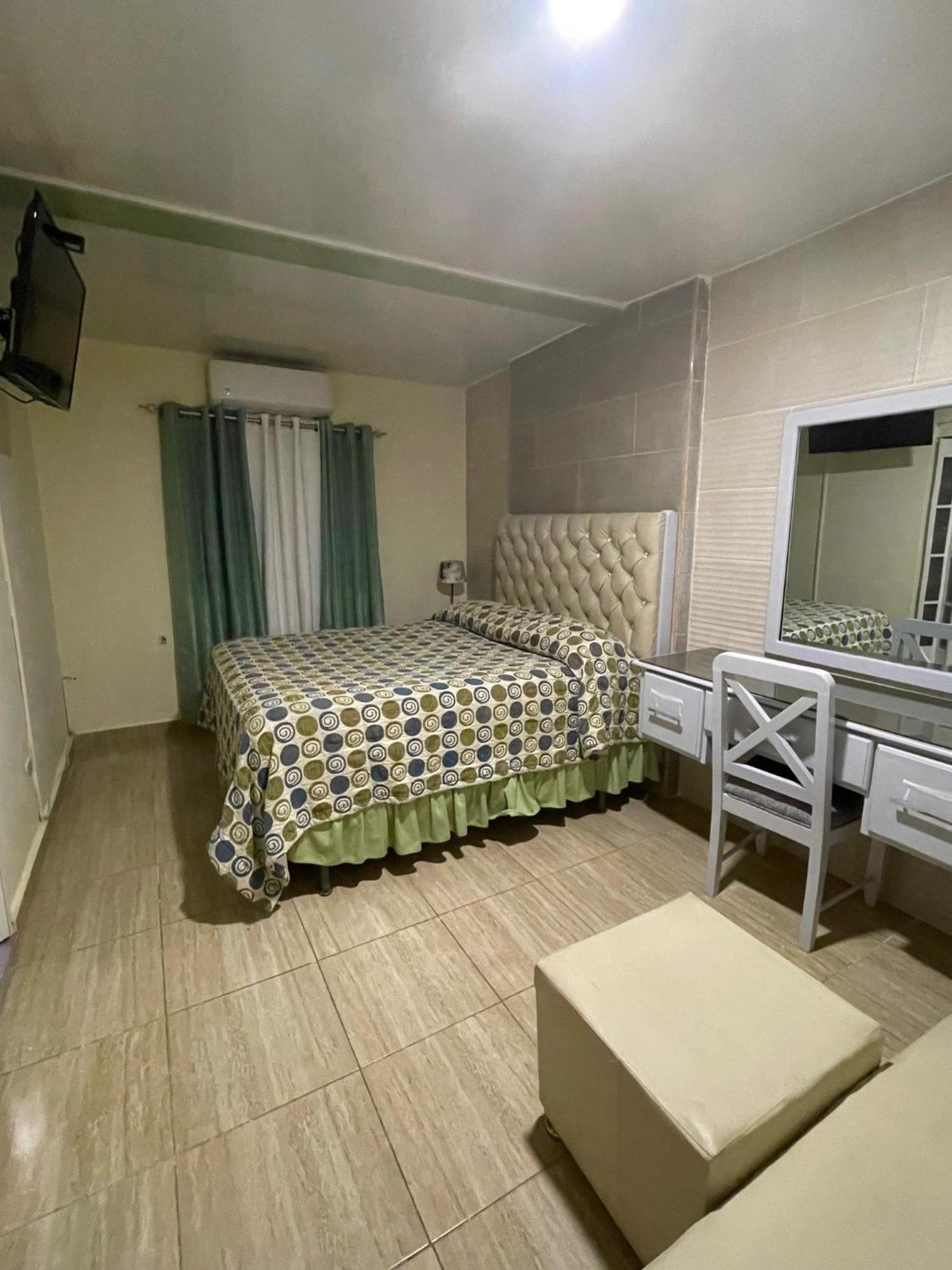 Hotel Frano Romana Center Ла-Романа Екстер'єр фото