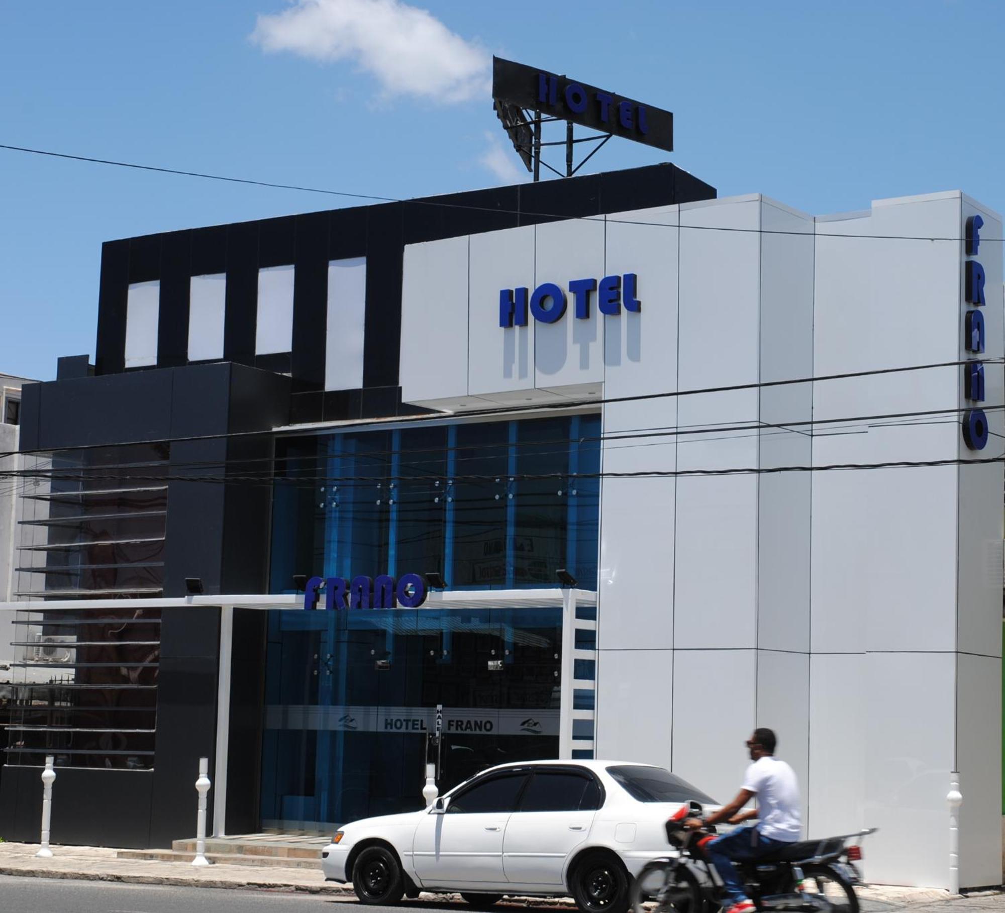 Hotel Frano Romana Center Ла-Романа Екстер'єр фото